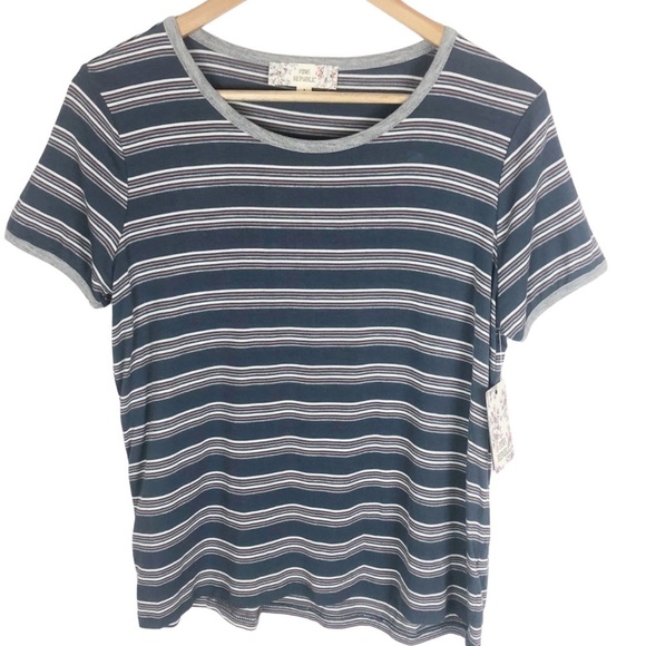 NWT Pink Republic Women's Blue Striped Crew Neck Short Sleeve T Shirt - Picture 3 of 16